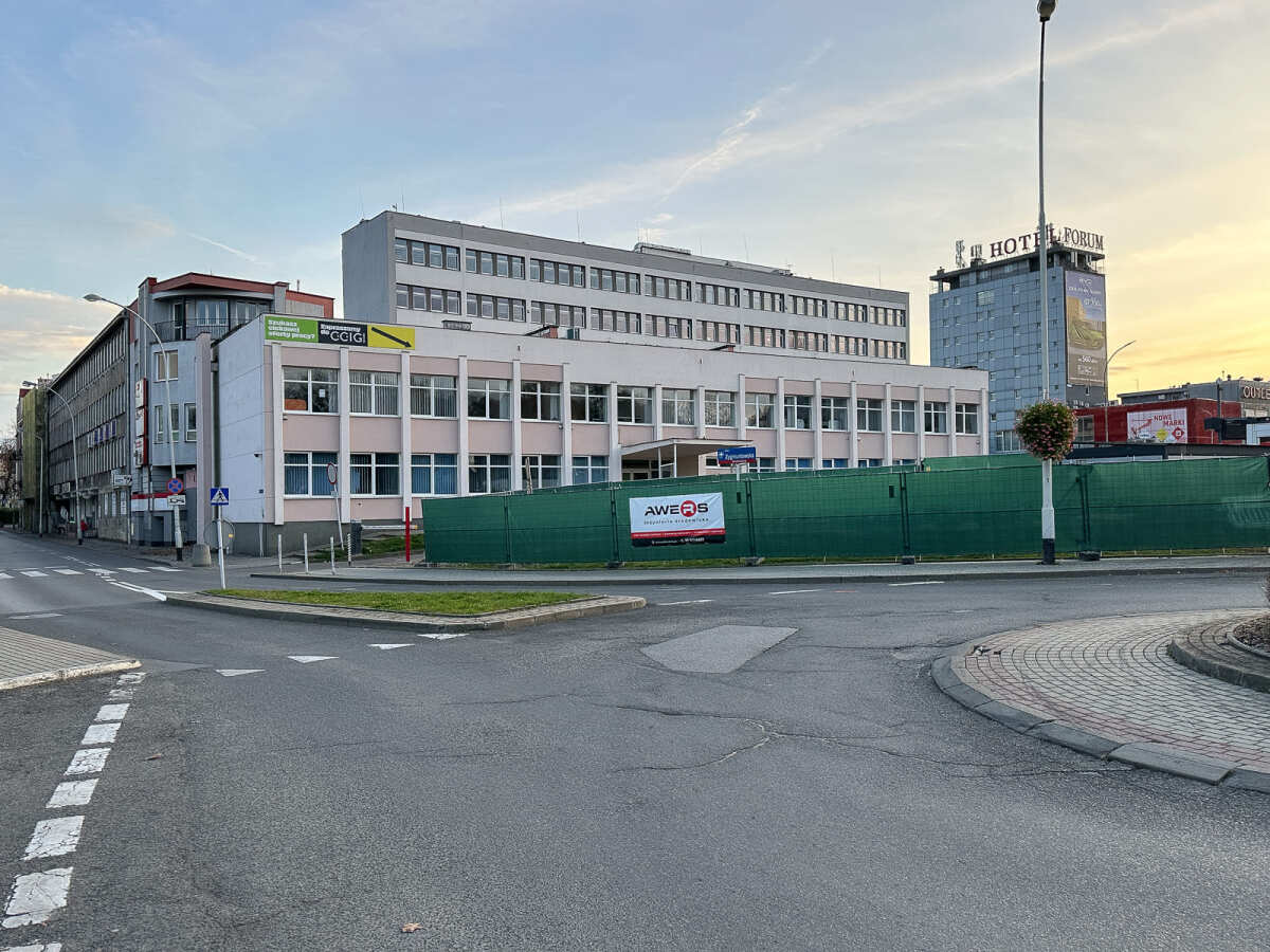 Rzeszów - Przygotowywanie terenu pod budowę biurowca Corner Point [listopad 2025]