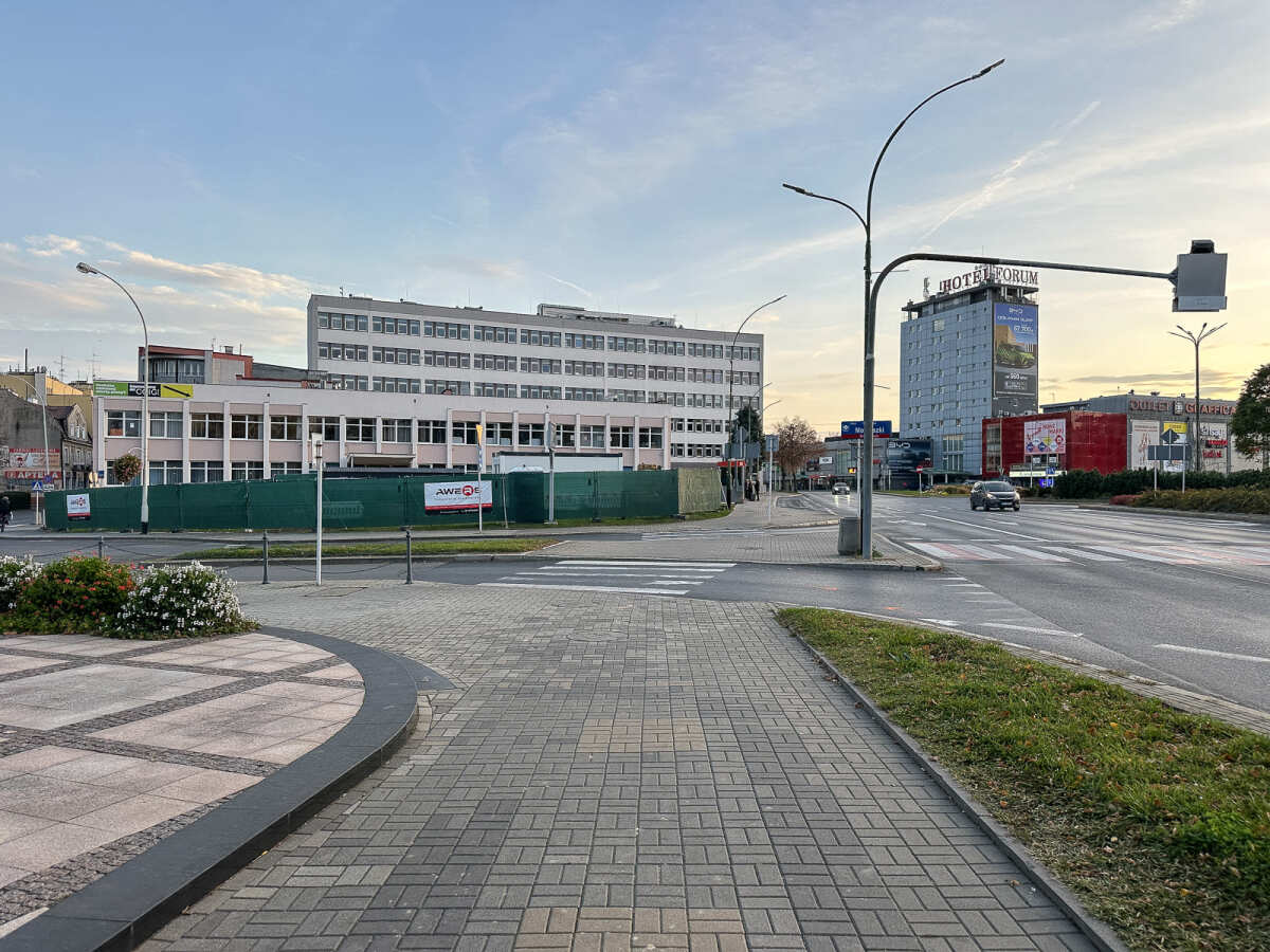 Rzeszów - Przygotowywanie terenu pod budowę biurowca Corner Point [listopad 2025]