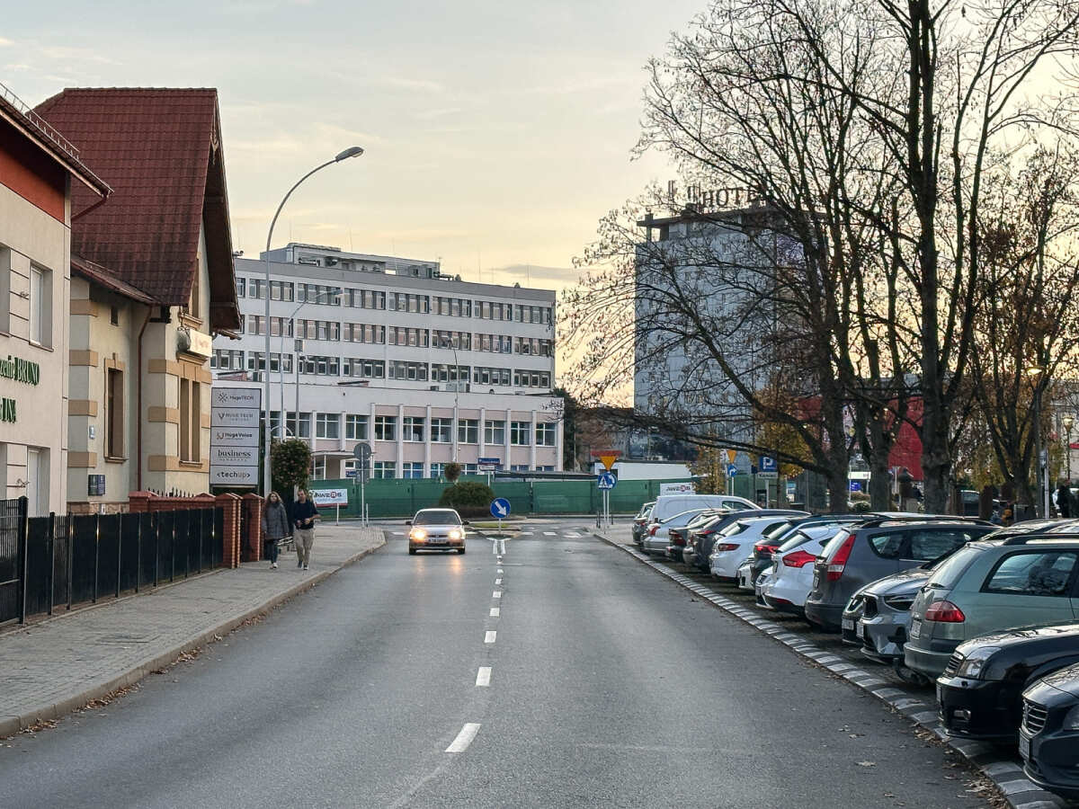 Rzeszów - Przygotowywanie terenu pod budowę biurowca Corner Point [listopad 2025]