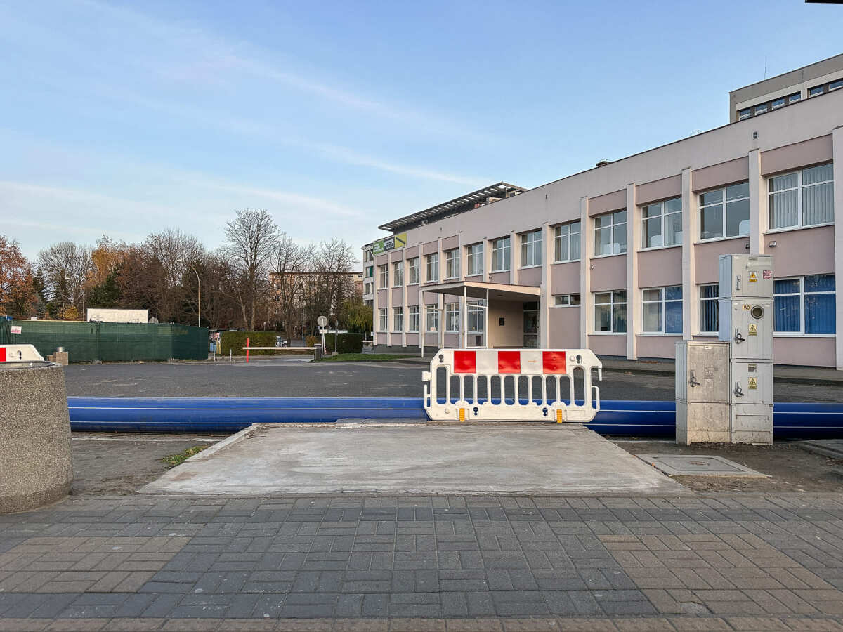 Rzeszów - Przygotowywanie terenu pod budowę biurowca Corner Point [listopad 2025]