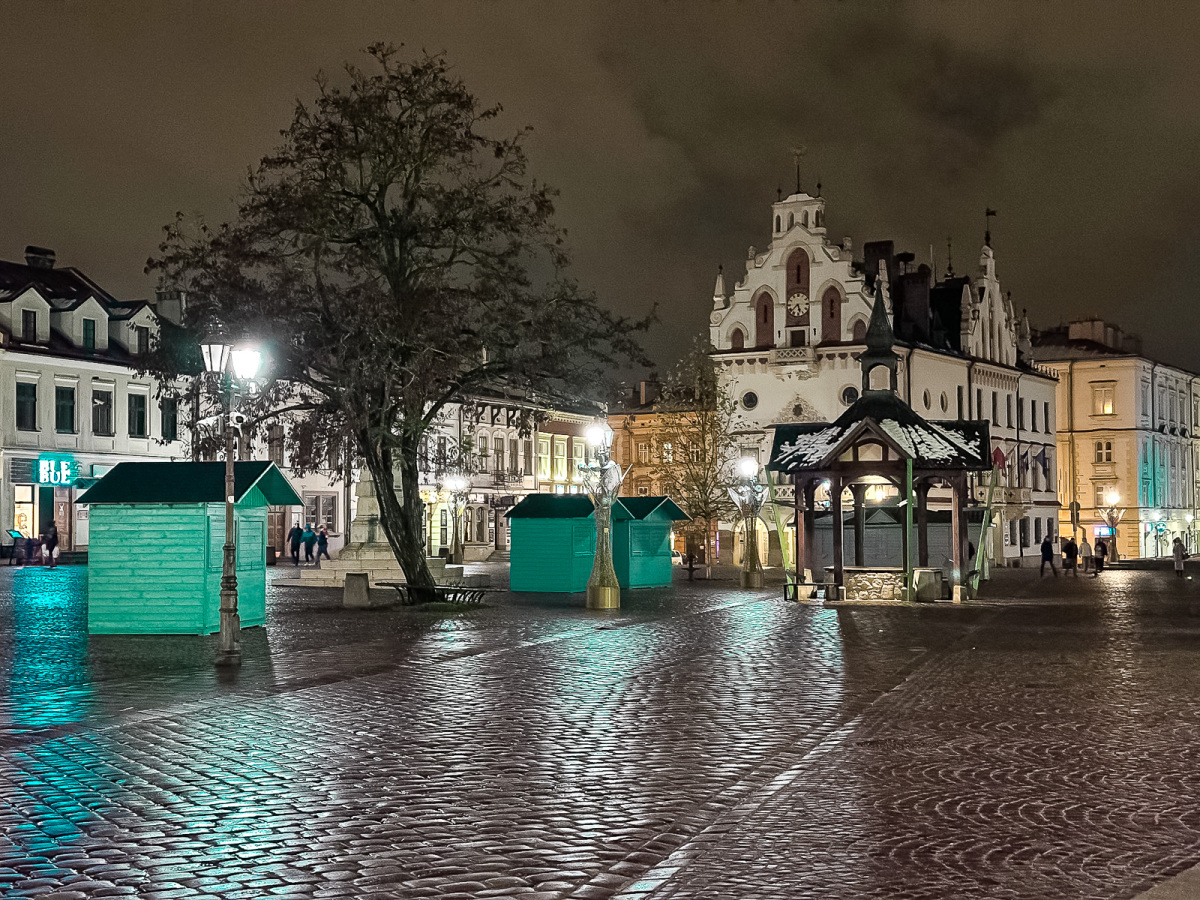 Rzeszów - Budowa Świątecznego Miasteczka w Rzeszowie