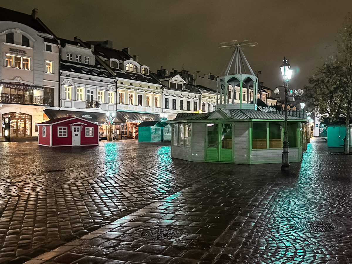 Rzeszów - Budowa Świątecznego Miasteczka w Rzeszowie