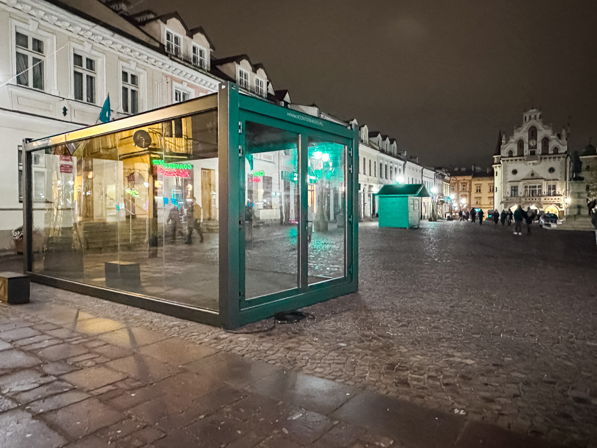 Rzeszów - Budowa Świątecznego Miasteczka w Rzeszowie