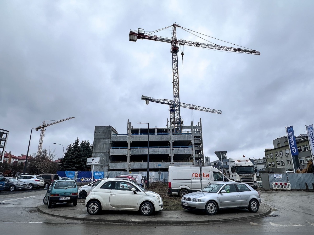 Rzeszów - Budowa piętrowego parkingu i lądowiska przy KSW nr 2 w Rzeszowie [luty 2026]