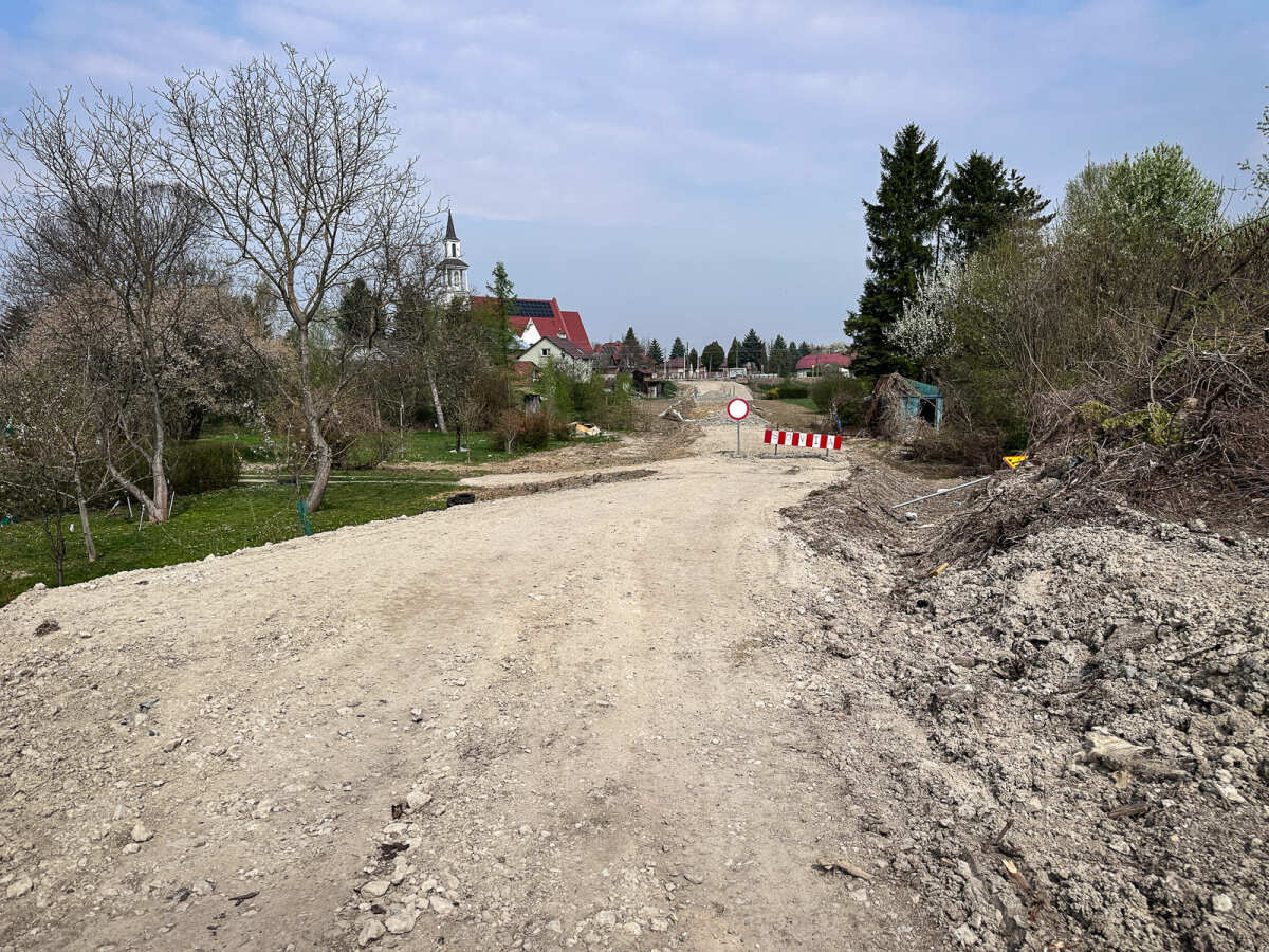 Rzeszów - Budowa kładki nad rzeką Strug na osiedlu Drabinianka [kwiecień 2026]