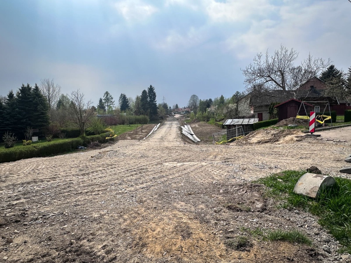Rzeszów - Budowa kładki nad rzeką Strug na osiedlu Drabinianka [kwiecień 2026]