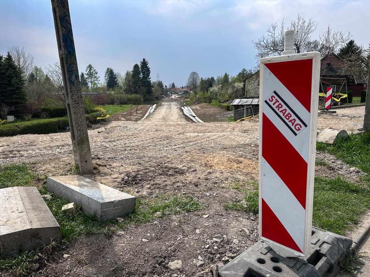 Rzeszów - Budowa kładki nad rzeką Strug na osiedlu Drabinianka [kwiecień 2026]