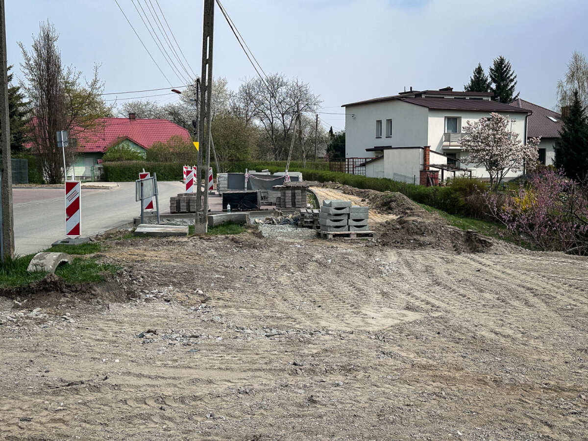 Rzeszów - Budowa kładki nad rzeką Strug na osiedlu Drabinianka [kwiecień 2026]