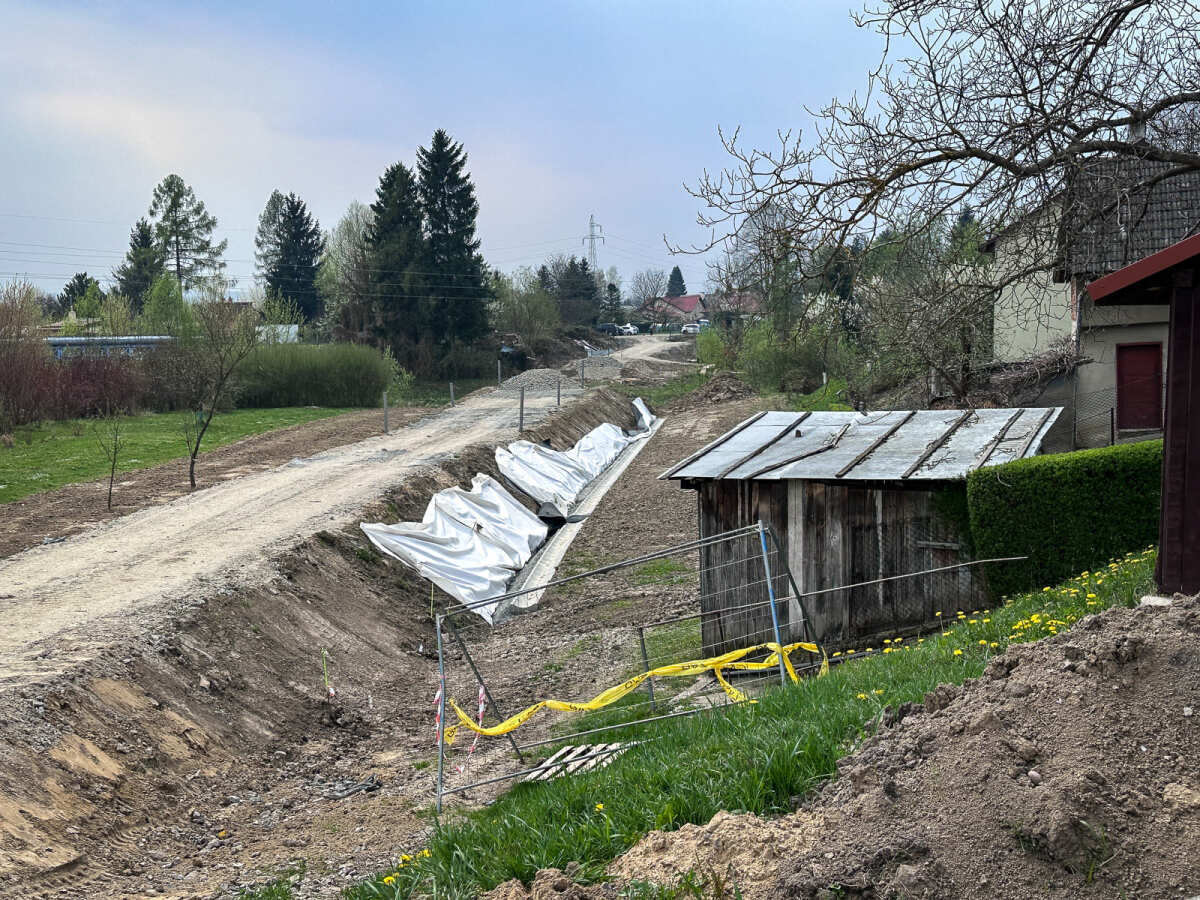 Rzeszów - Budowa kładki nad rzeką Strug na osiedlu Drabinianka [kwiecień 2026]