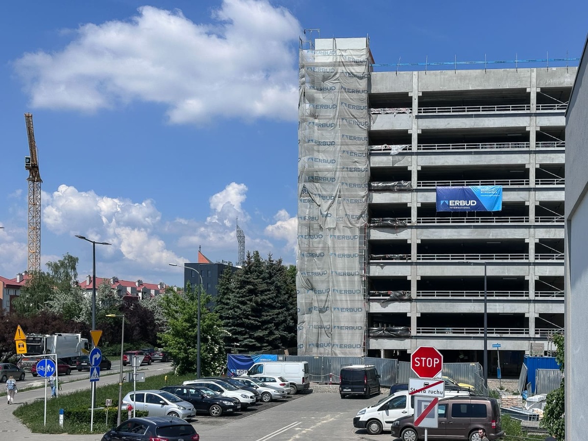 Rzeszów - Budowa piętrowego parkingu i lądowiska przy KSW nr 2 w Rzeszowie [maj 2026]