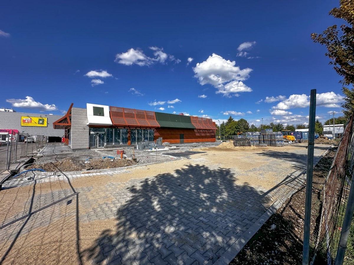 Rzeszów - Budowa restauracji McDonald's przy E. Leclerc Rzeszów