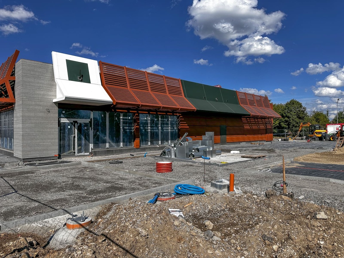 Rzeszów - Budowa restauracji McDonald's przy E. Leclerc Rzeszów