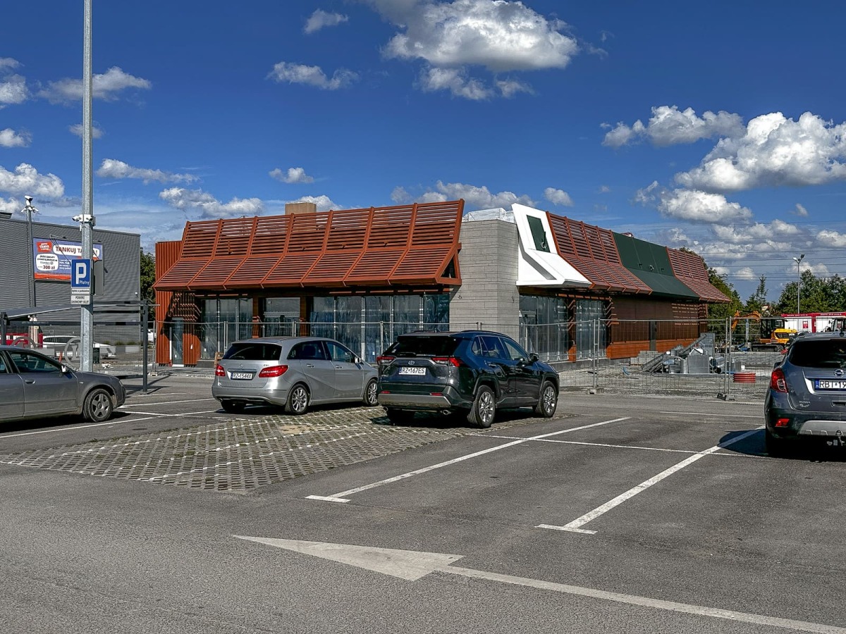 Rzeszów - Budowa restauracji McDonald's przy E. Leclerc Rzeszów