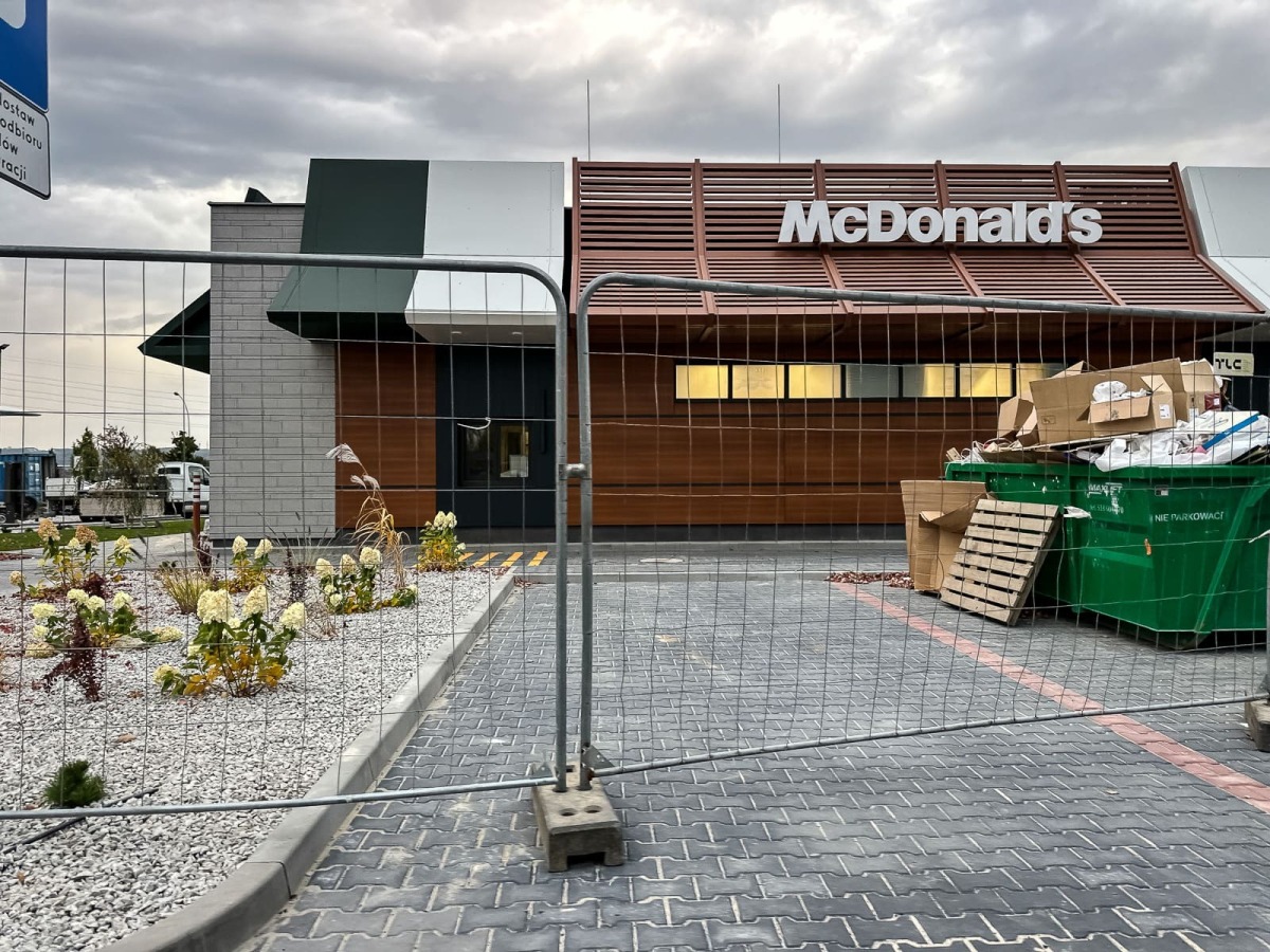 Rzeszów - Budowa McDonald's przy hipermarkecie E. Leclerc na finiszu [10.10.2026]