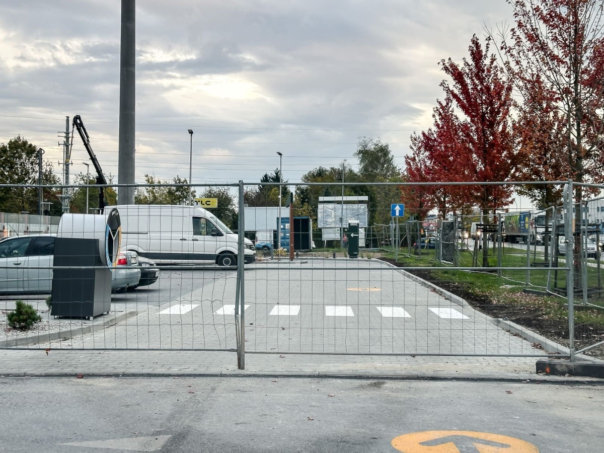 Rzeszów - Budowa McDonald's przy hipermarkecie E. Leclerc na finiszu [10.10.2026]
