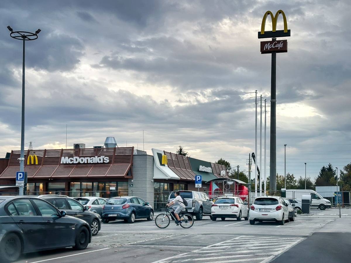 Rzeszów - Budowa McDonald's przy hipermarkecie E. Leclerc na finiszu [10.10.2026]