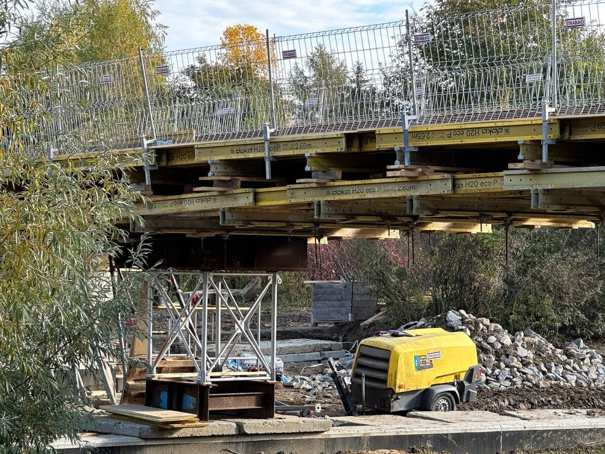 Rzeszów - Budowa kładki nad rzeką Strug na osiedlu Drabinianka [październik 2026]