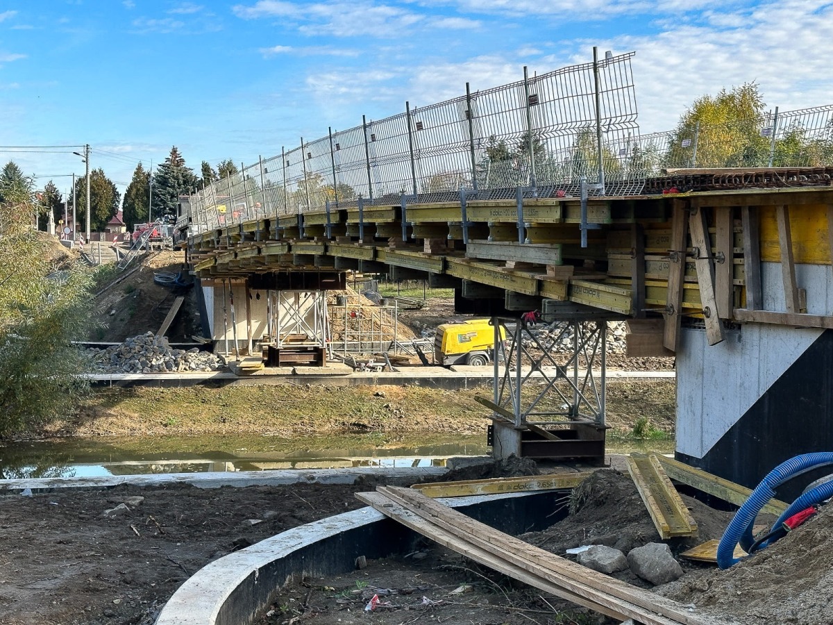 Rzeszów - Budowa kładki nad rzeką Strug na osiedlu Drabinianka [październik 2026]