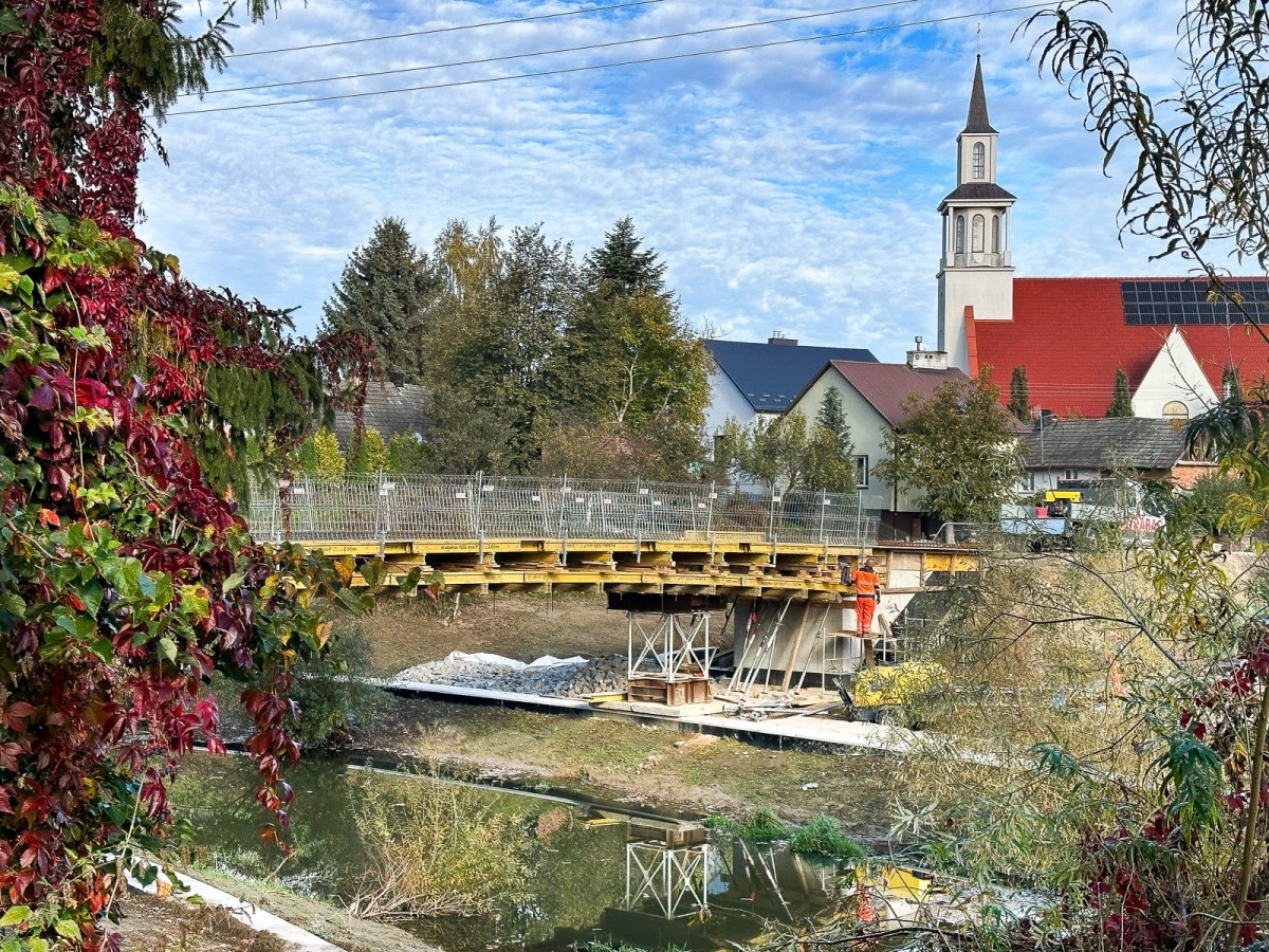 Rzeszów - Budowa kładki nad rzeką Strug na osiedlu Drabinianka [październik 2026]