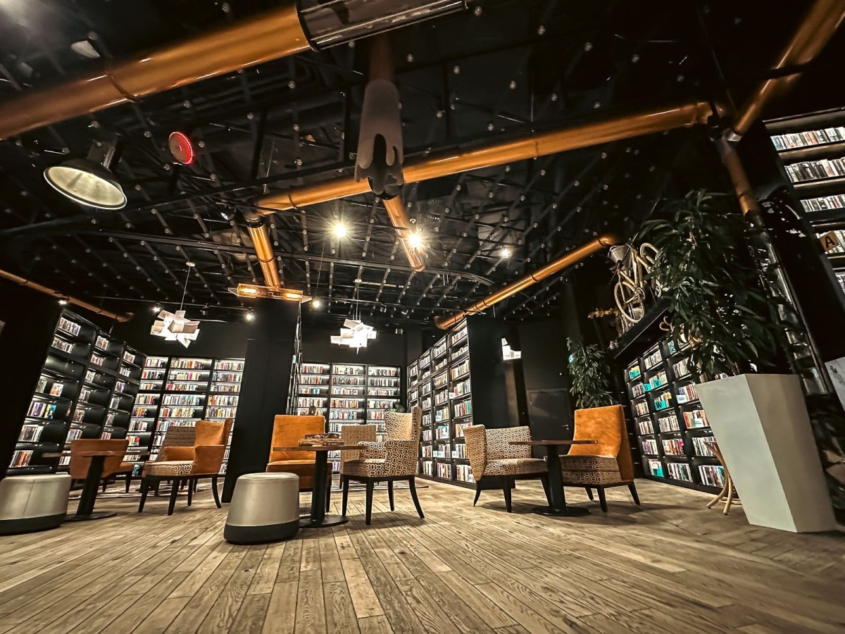 Rzeszów - Biblioteka w Millenium Hall (filia nr 3 WiMBP w Rzeszowie)