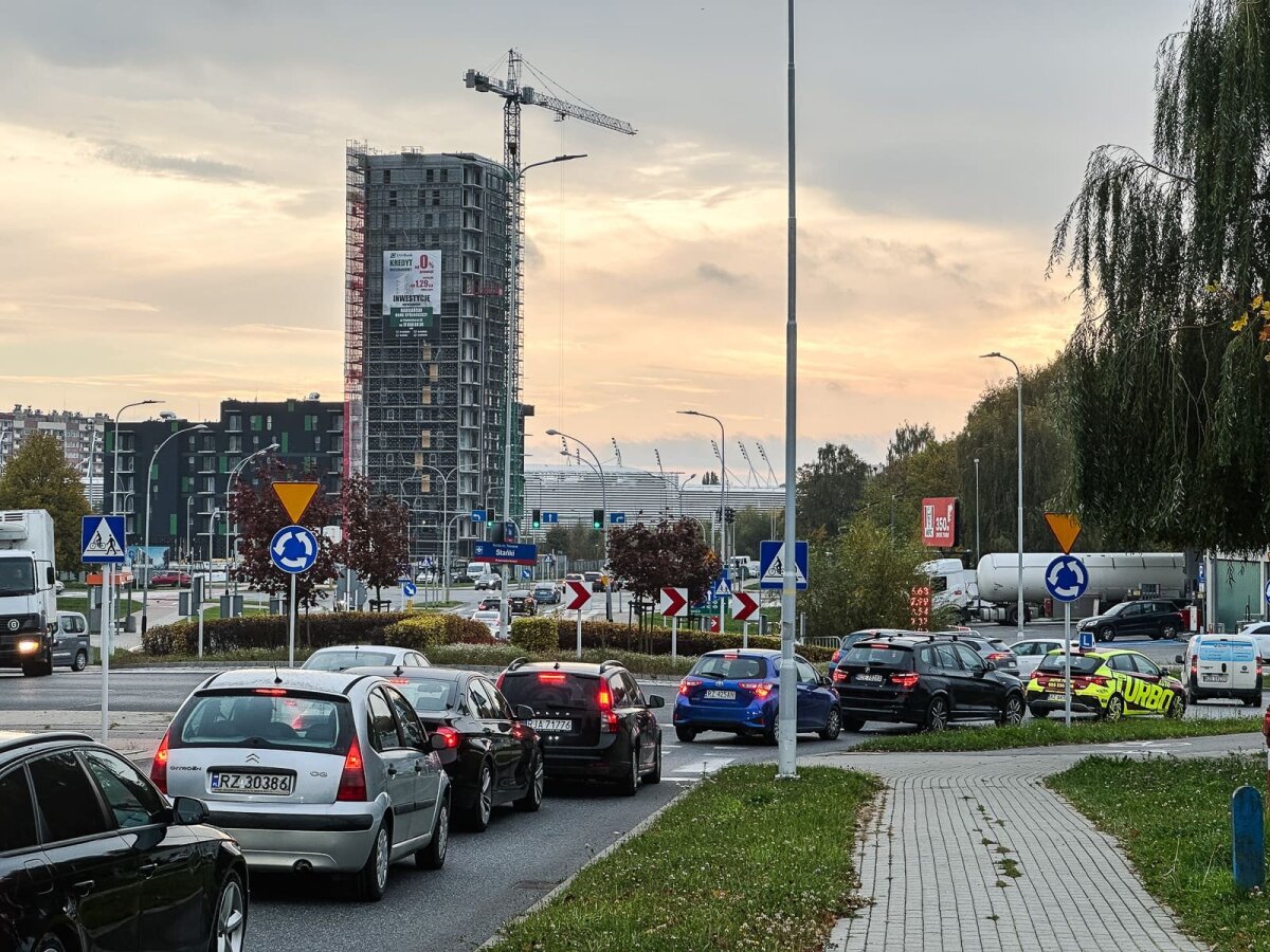 Rzeszów - Budowa Apartamentów Parkowych Res Tower [październik 2026]