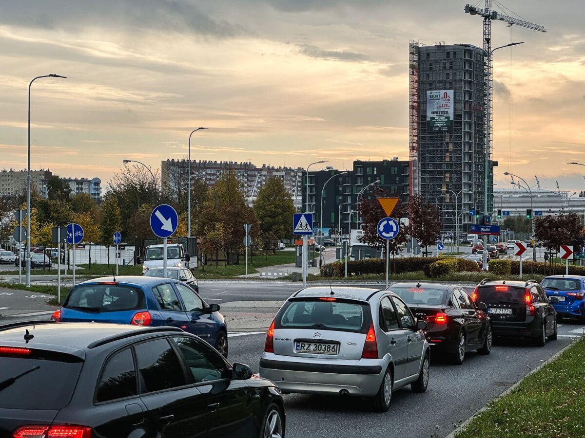 Rzeszów - Budowa Apartamentów Parkowych Res Tower [październik 2026]