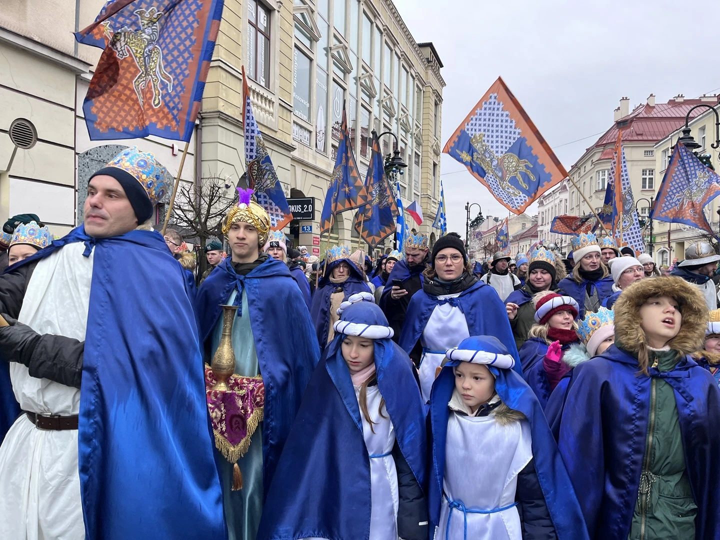 Orszak Trzech Króli przeszedł ulicami Rzeszowa [ZDJĘCIA] | Rzeszów