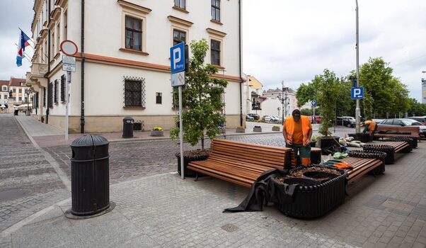 Zieleń i ławki zamiast samochodów. Ulica Słowackiego bardziej przyjazna pieszym - Aktualności Rzeszów