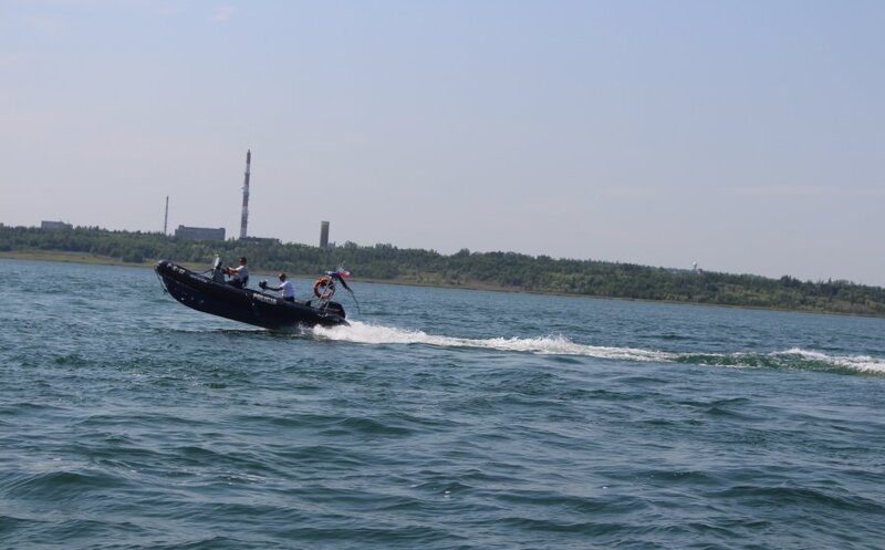 Trwają poszukiwania na Jeziorze Tarnobrzeskim. 22-latek opadł z sił i zniknął pod wodą - Aktualności Podkarpacie