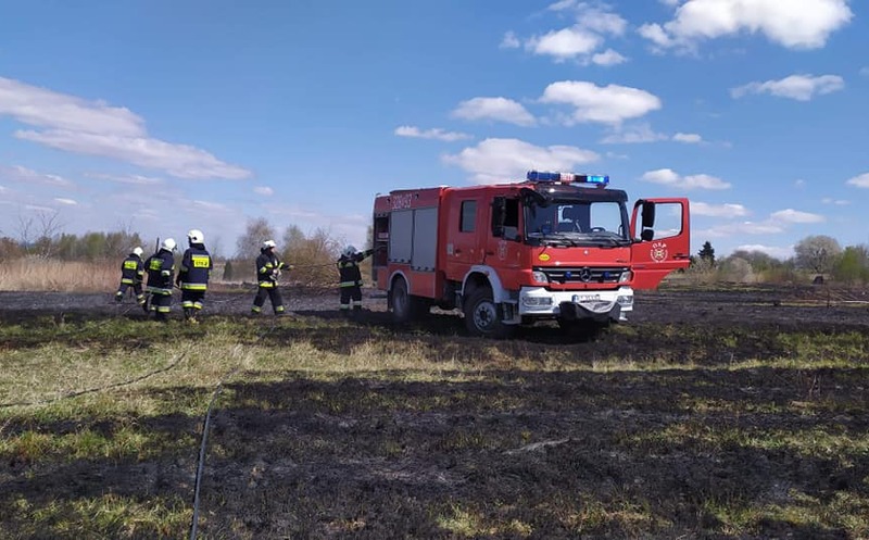 Pożary traw i nieużytków rolnych na Zalesiu. Dwukrotna interwencja strażaków  - Aktualności Rzeszów