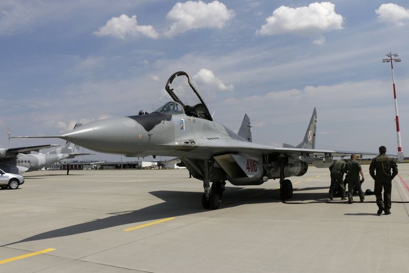 Migi-29 wylądowały w Jasionce - Aktualności Rzeszów - zdj. 3