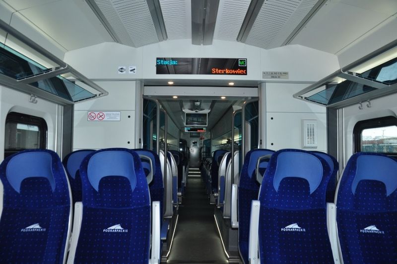 Podkarpacie otrzymało pociągi elektryczne typu „Elf 2”. Pierwsze ruszą już 10 grudnia [FOTO] - Aktualności Podkarpacie - zdj. 2