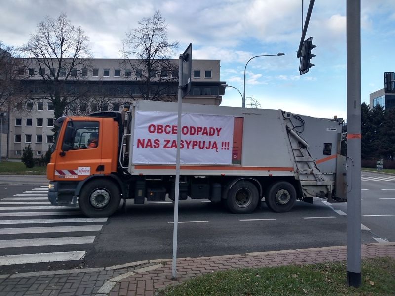 „Protest śmieciarek” w Rzeszowie [FOTO] - Aktualności Rzeszów - zdj. 3