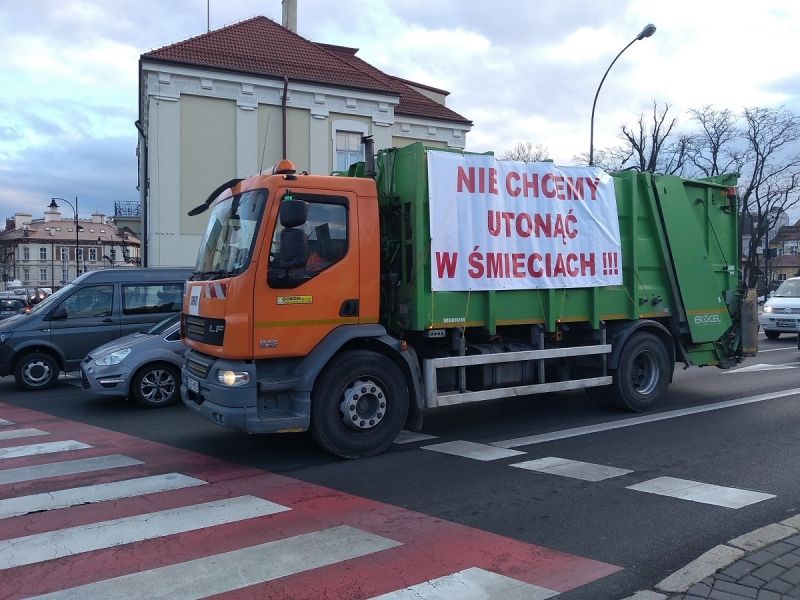 „Protest śmieciarek” w Rzeszowie [FOTO] - Aktualności Rzeszów - zdj. 16